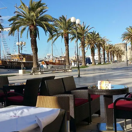 Martina - Willa Trogir